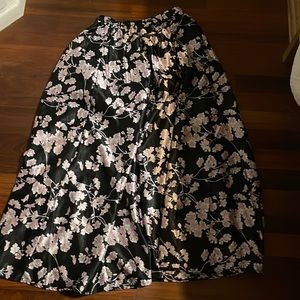 Silky flowered skirt